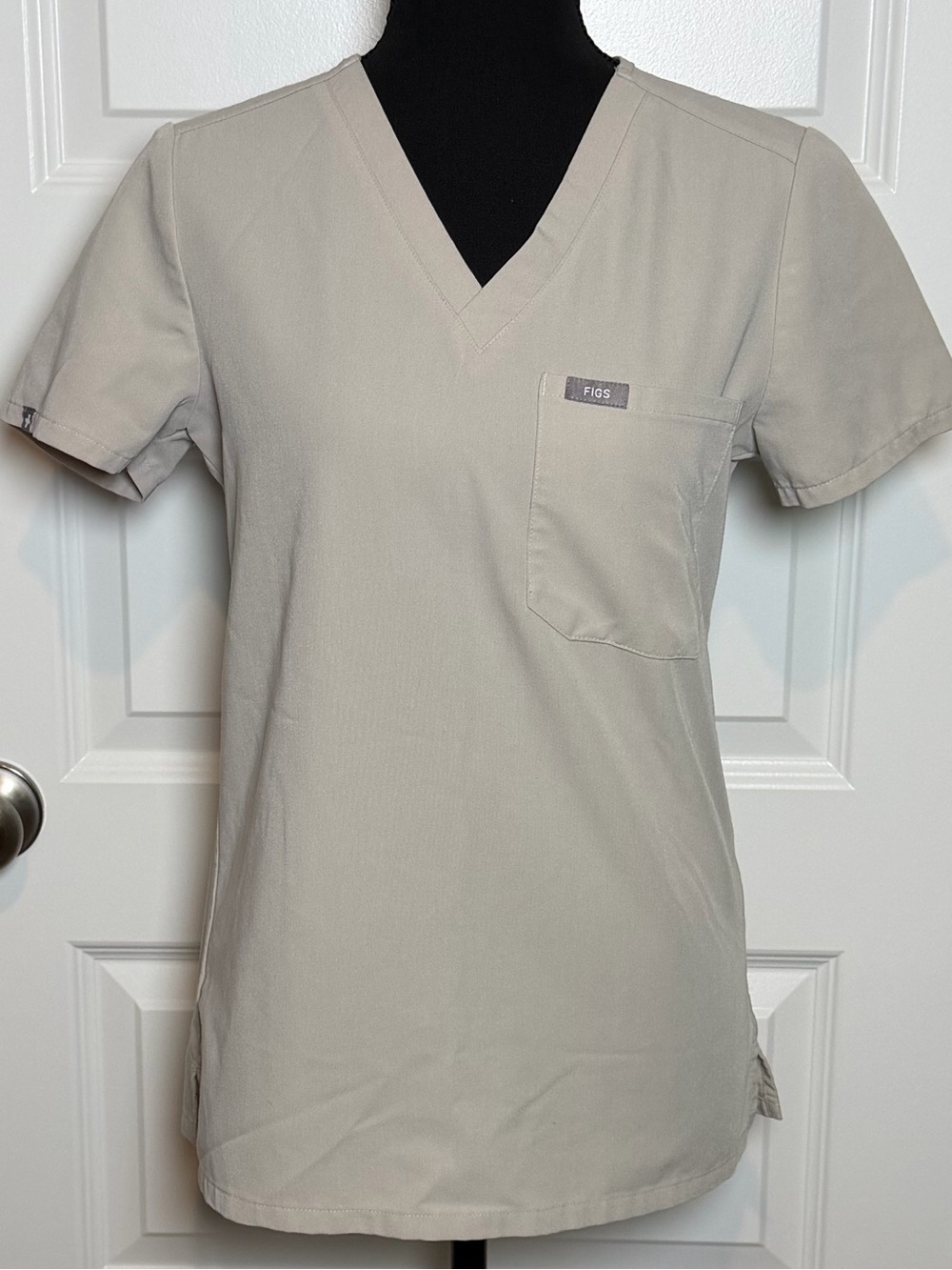 FIGS Catarina One-Pocket Scrub Top XXS Sandstone Beige